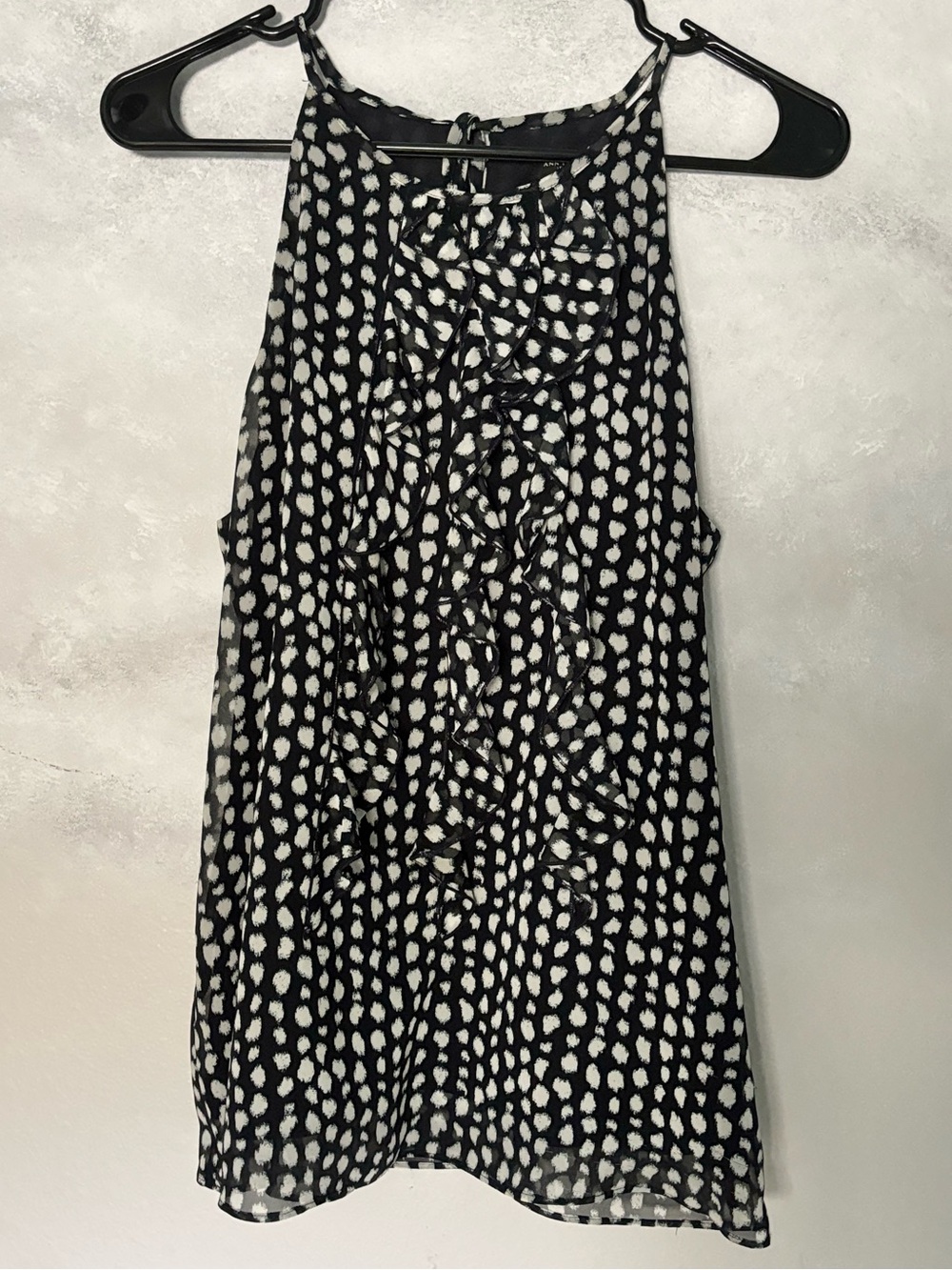 Ann Taylor Chic Sleeveless Blouse Black & White S/M High Neckline Ruffle Tie Top